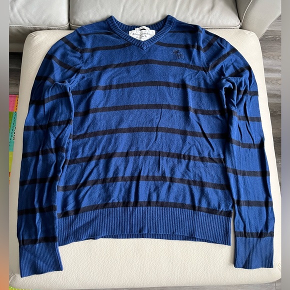 Abercrombie & Fitch Men’s Wool Cashmere Blended V Neck Sweater - Size XL - Picture 2 of 6